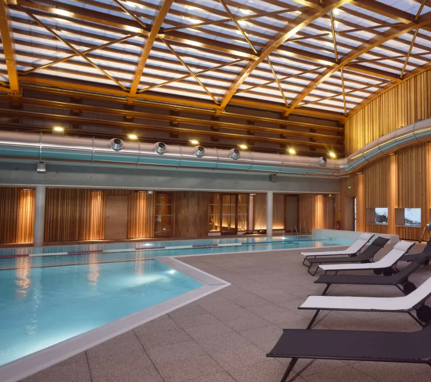 La piscine de Champagny reste très classique mais toujours bien entretenue.